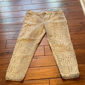 Womans LIVERPOOL ankle length, straight leg.  Selling because of weight loss.